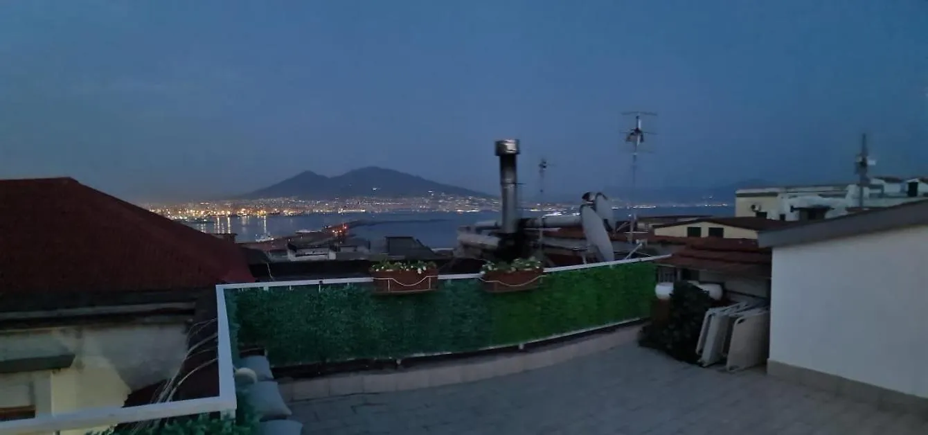 Home Napoli 0*, Naples